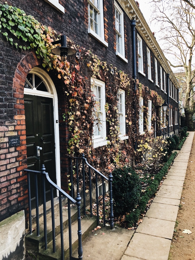 Visiting the Geffrye Museum in London and Christmas Past – Connecting the London Dots